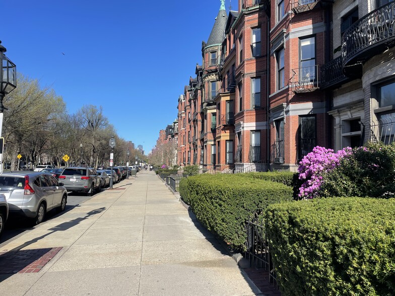 Building Photo - 362 Commonwealth Ave
