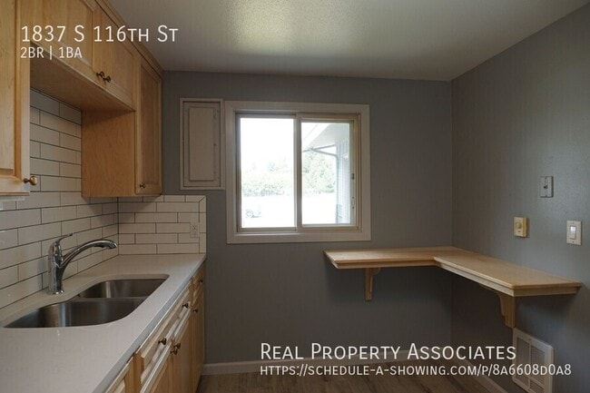 Building Photo - 1837 S 116th St