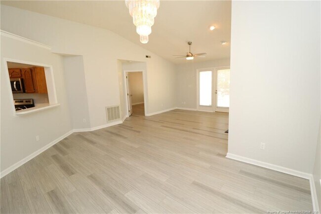 Building Photo - 310 Riverwalk Cir