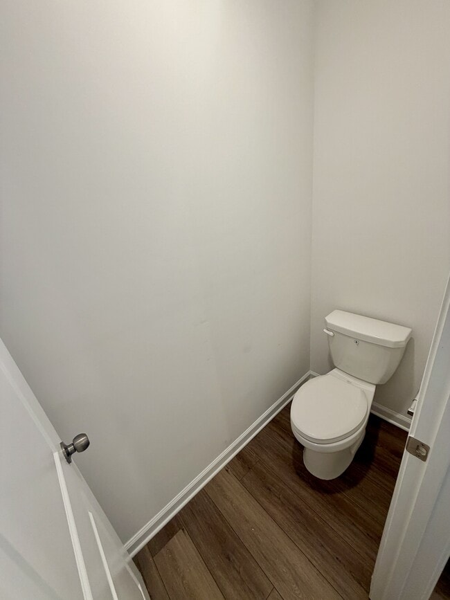 Building Photo - 261 Kenoot Dr