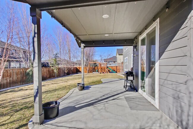 Building Photo - 5847 Pinery Cyn Ave N