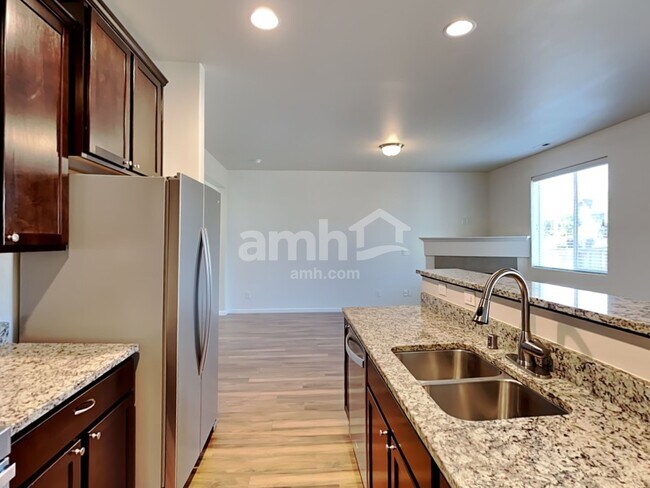 Building Photo - 2783 Moore St