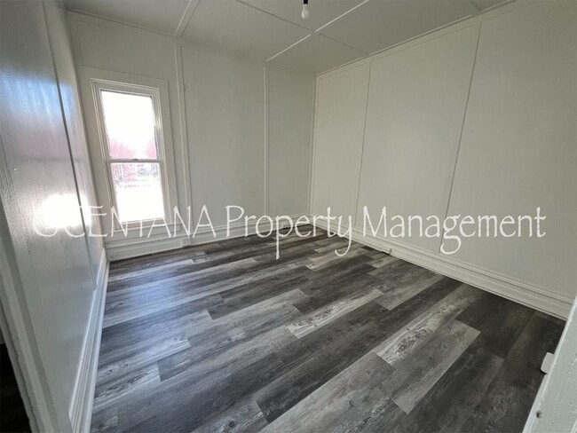 Building Photo - Centrally located 1 bedroom home with fenc...
