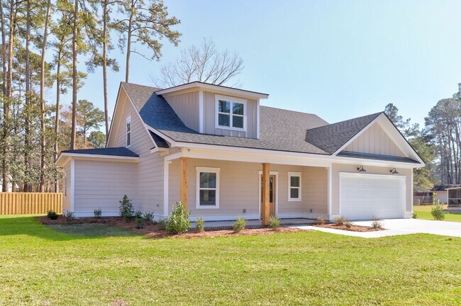 Building Photo - 204 Pineland Dr