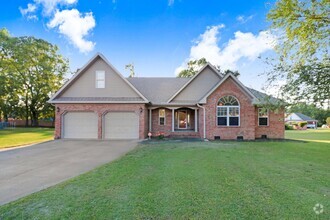 Building Photo - Spacious BRICK HOME in Goldsboro - 3 BR, 2...