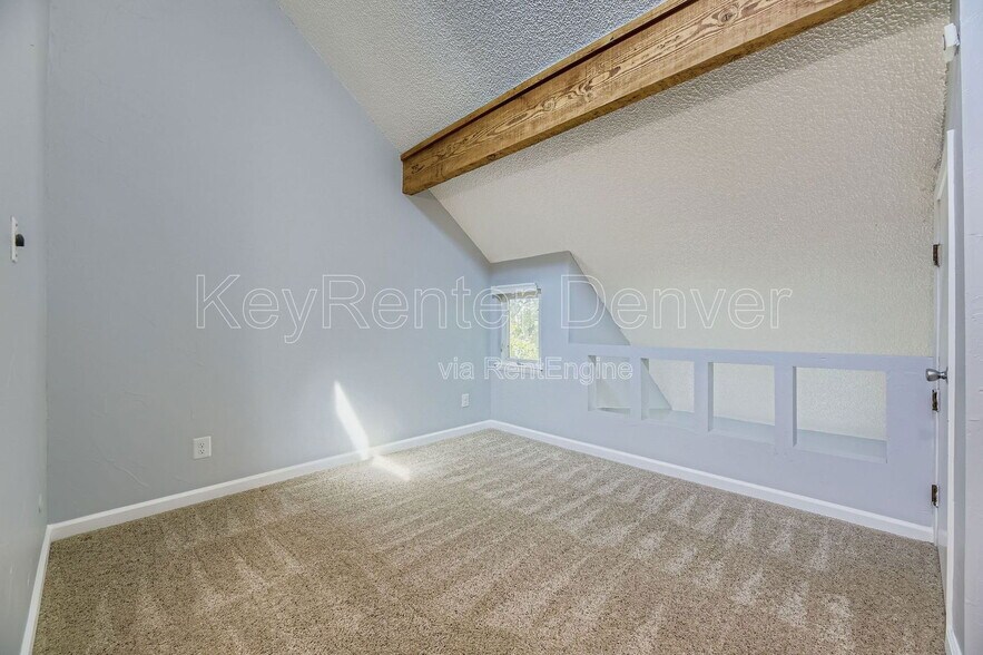 Building Photo - 341 S Estes St