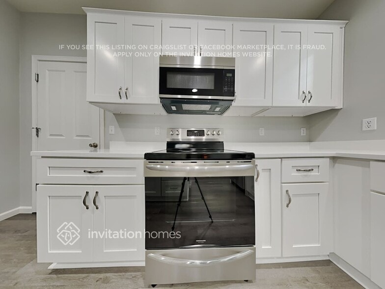 Building Photo - 5200 55th Ave SE