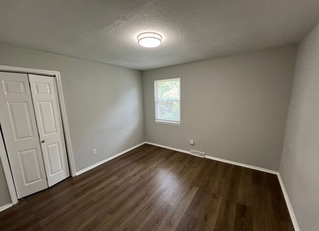 Building Photo - Coming Soon: Updated 3 Bedroom Duplex with...