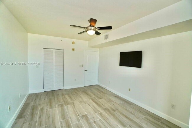 Building Photo - 1830 Radius Dr