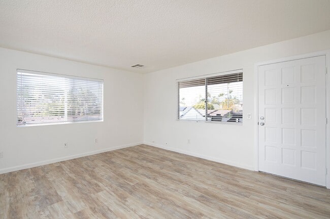 Building Photo - *OPEN HOUSE: 8/23 9-10AM* BEAUTIFUL Remode...