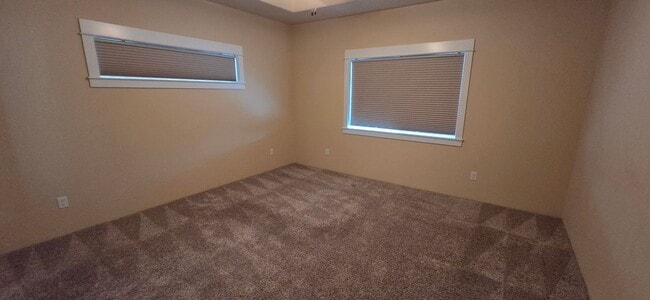 Building Photo - Beautiful & Cozy Home for Rent