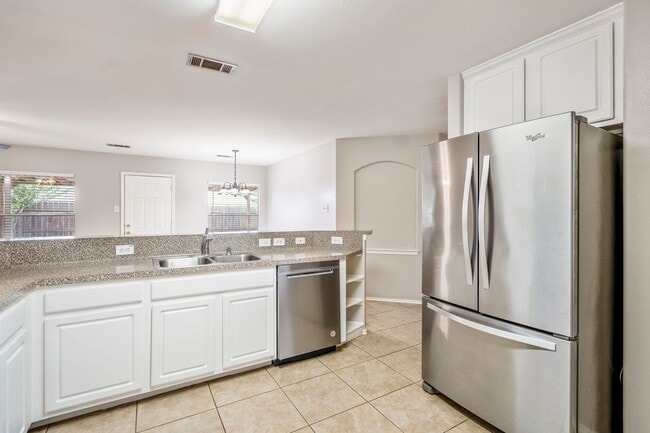 Building Photo - Bright and Beautiful Open-Concept Home!