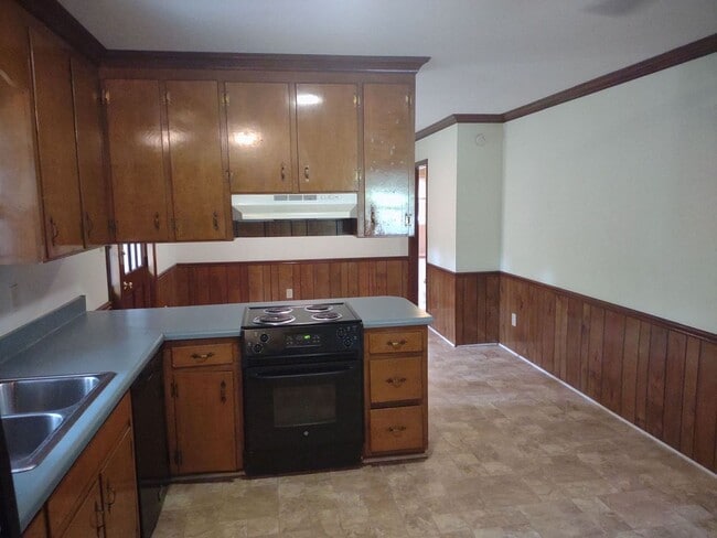Building Photo - Comfort & Convenience: This Beautiful Home...