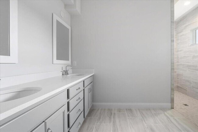 Building Photo - 60 Del Palma Dr