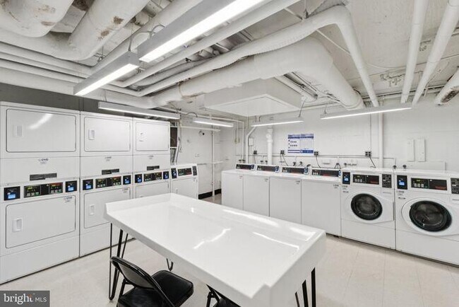 Building Photo - 1200 S Arlington Ridge Rd
