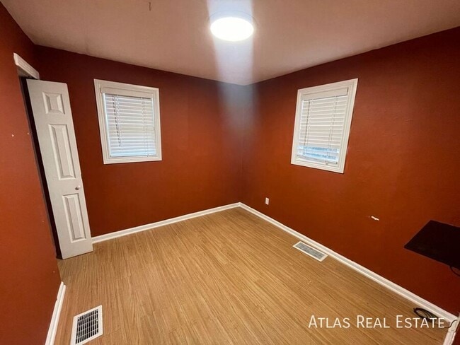 Building Photo - 2234 S Dexter St