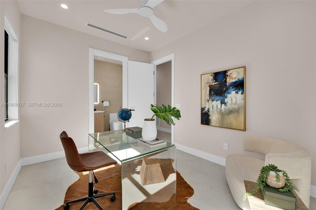 Building Photo - 920 NE 17th Ave