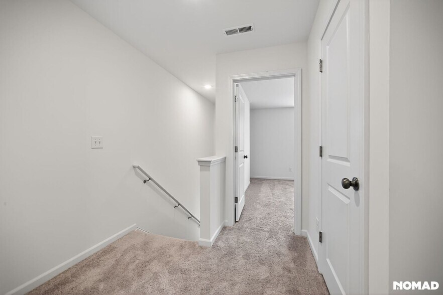 Building Photo - 2401 Brookville Dr