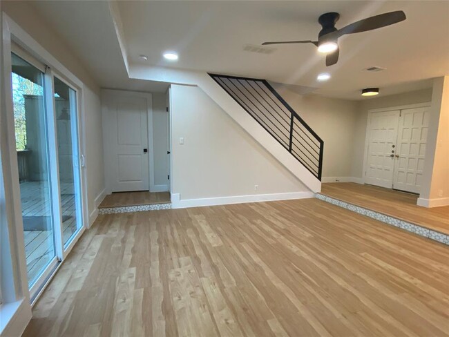 Building Photo - 6405 Shadow Valley Dr