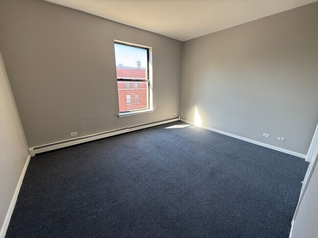 Building Photo - 5858 S King Dr