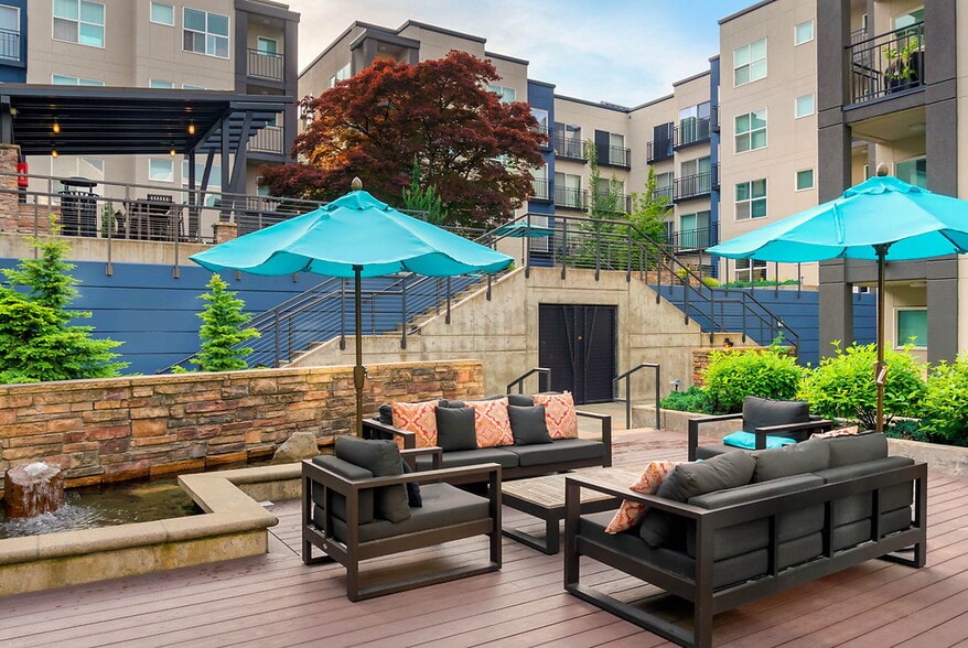 Building Photo - Ellington at Bellevue