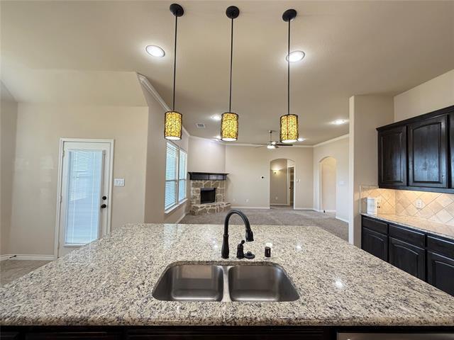 Building Photo - 637 Peach Ln