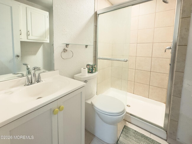 Building Photo - 17-19 Leroy Pl