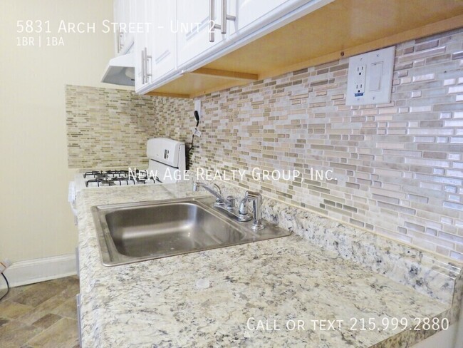 Building Photo - Charming New 1 Bedroom Apartment Rehab in ...