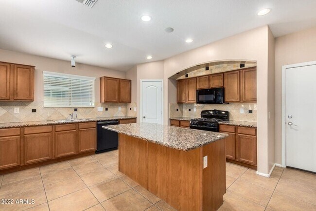 Building Photo - Gorgeous 4 Bedroom Home w/Energy Saving Solar