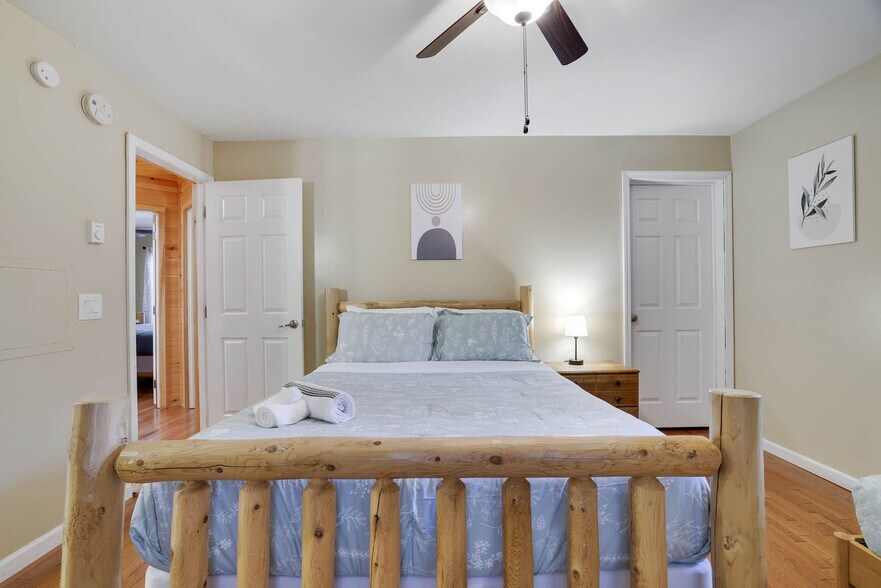 Building Photo - 255 Hillary Dr W