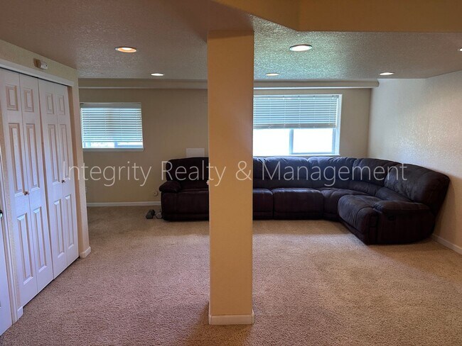 Building Photo - 1 Foothill Ash