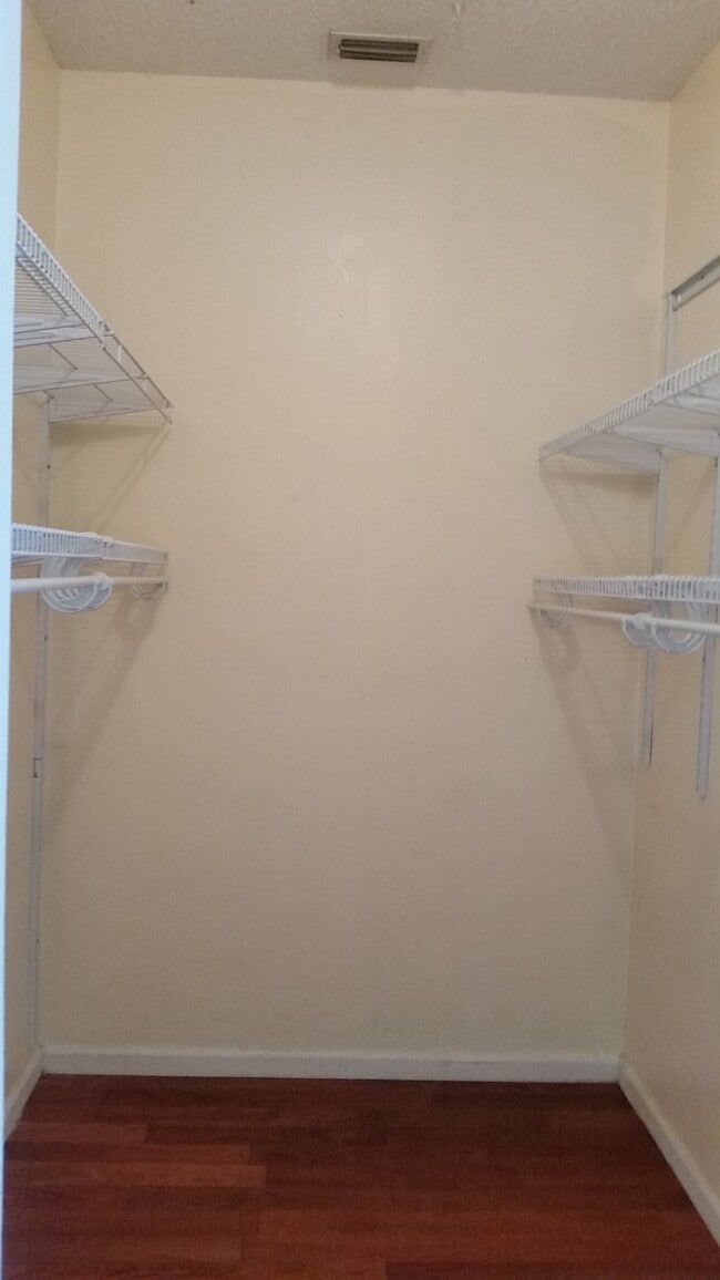 Building Photo - 464 Short Pine Cir