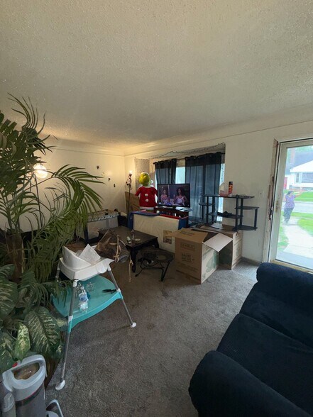 Building Photo - 2750 Golfside Ln