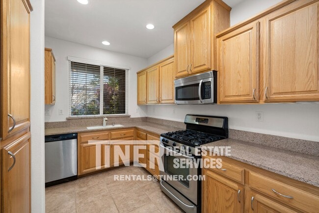 Building Photo - Beautiful North Natomas Home