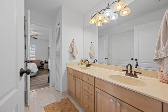 Building Photo - 8738 Marlamoor Ln