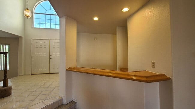 Building Photo - 2 Story home with 4 Bedrooms