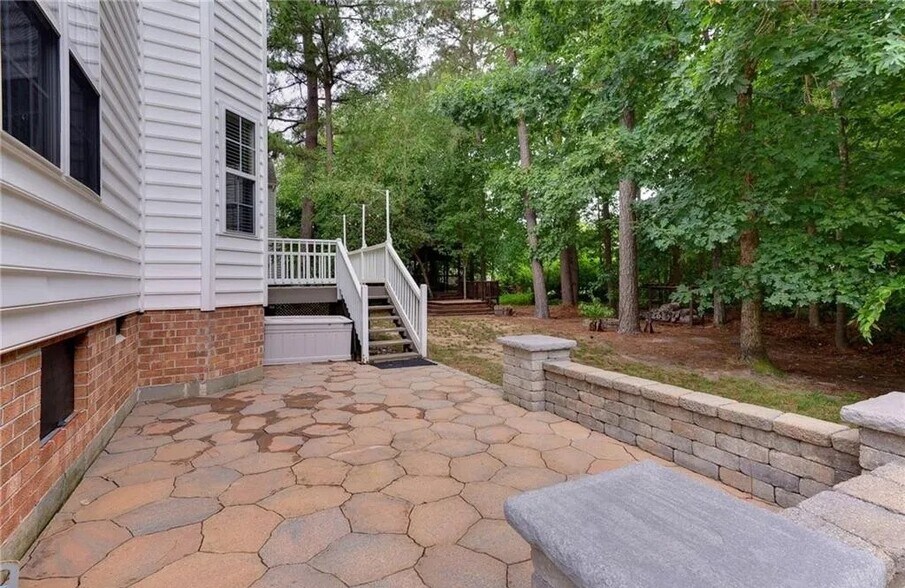 Building Photo - 4009 Thorngate Dr