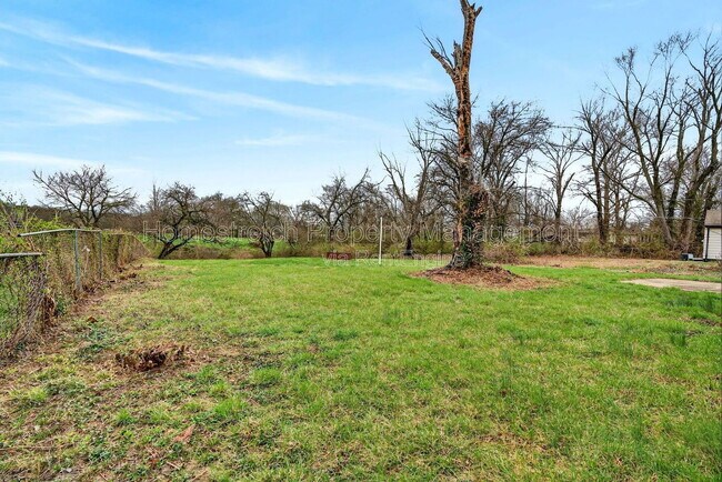 Building Photo - 10261 Imperial Dr