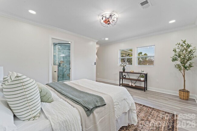 Building Photo - 612 Westway Dr