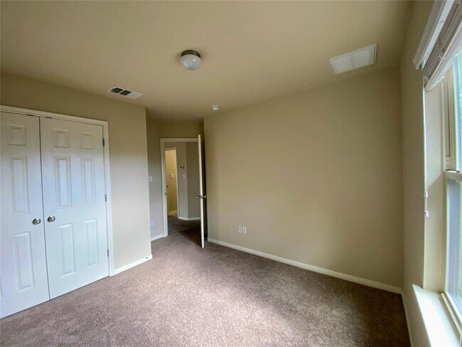 Building Photo - 126 Preston Trail