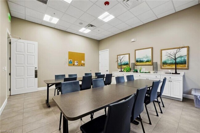 Building Photo - 1423 Santiago Cir