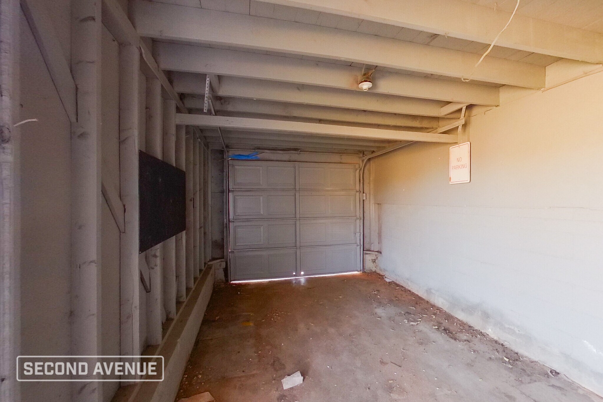 Building Photo - 2100 NE 26th St