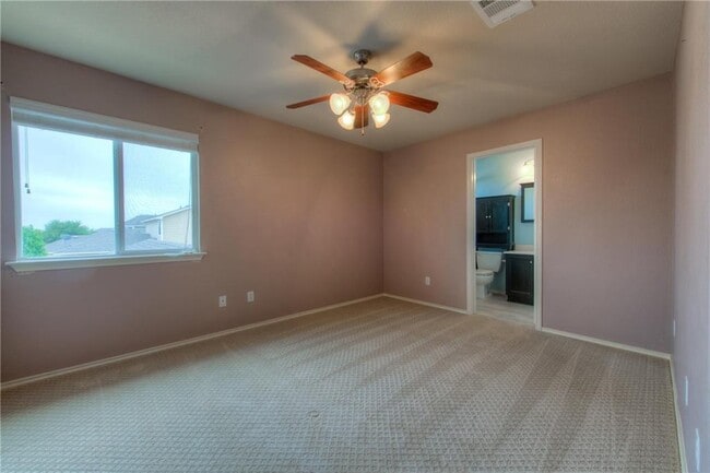 Building Photo - 712 Alamo Plaza Dr