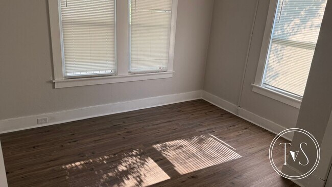 Building Photo - RATE DROP ALERT (was $1900/month)!