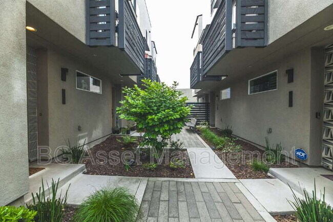 Building Photo - 3909 Wattling St