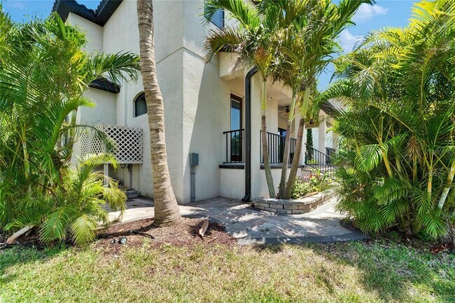 Building Photo - 6116 Lagomar Ln