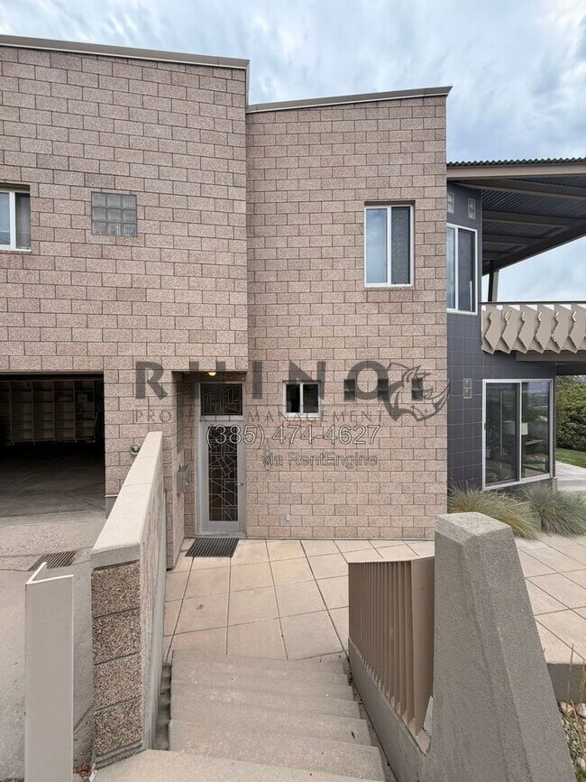 Building Photo - 640 K St