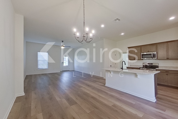 Building Photo - 114 Rainfall Ln