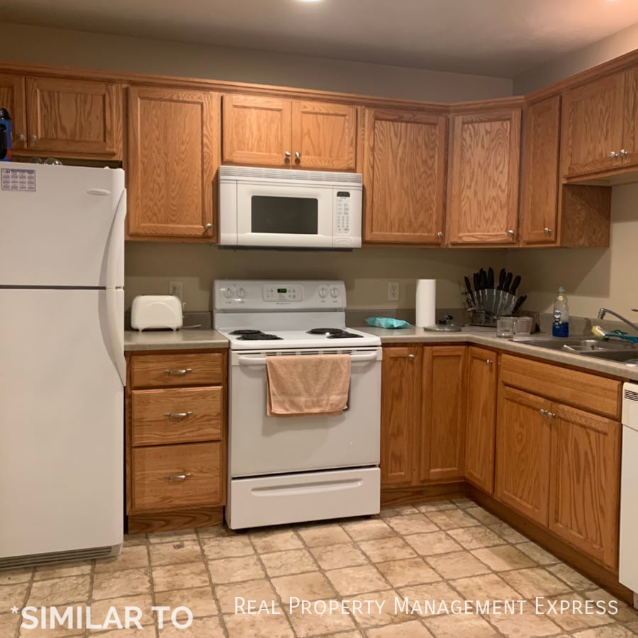 Building Photo - Spacious 3-bedroom, 1-bathroom apartment