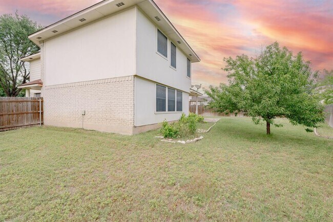 Building Photo - 1501 Van Horn Dr